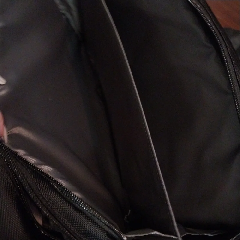 Brand New HP Laptop Charger With Targus Black Laptop Bag And Desk Lock.